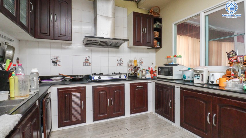 *****บ้านเดี่ยวมือสองย่านปทุมธานี ม.ศุภาลัยวิลล์ ศรีสมาน-ปทุมธานี บนเนื้อที่ 53.1 ตร.ว. พื้นที่ใช้สอย 170 ตร.ม. ฟังก์ชัน 4 ห้องนอน 3 ห้องน้ำ 2 ที่จอดรถ บ้านสวยราคานี้หาที่ไหน!! 15 นาทีก็ถึงโรบินสันศรีสมาน และทางด่วน "ศรีสมาน" จองเลย!